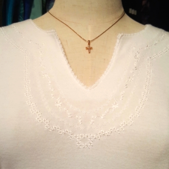ALLYSON WHITMORE PETITE ♡ Gorgeous White Embroidered V Neck Sleeveless Top PS - Picture 3 of 11